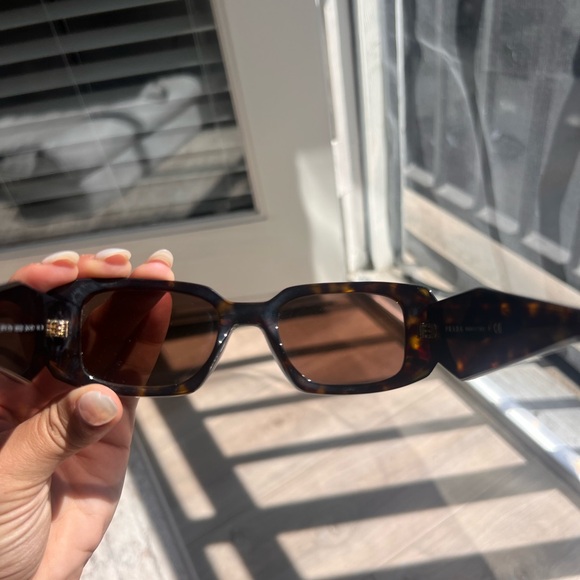 Prada Rectangular sunglasses - Picture 4 of 7